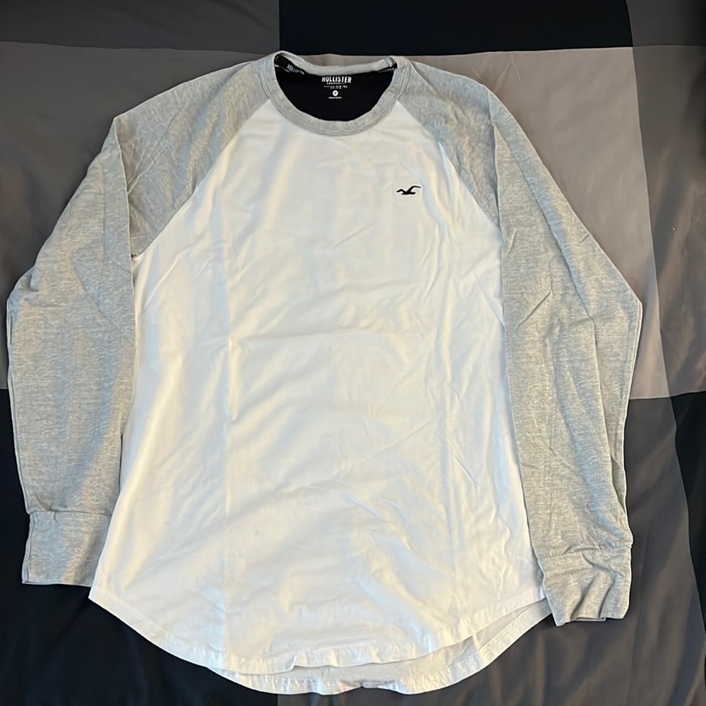 Hollister white and grey long sleeve medium shirt